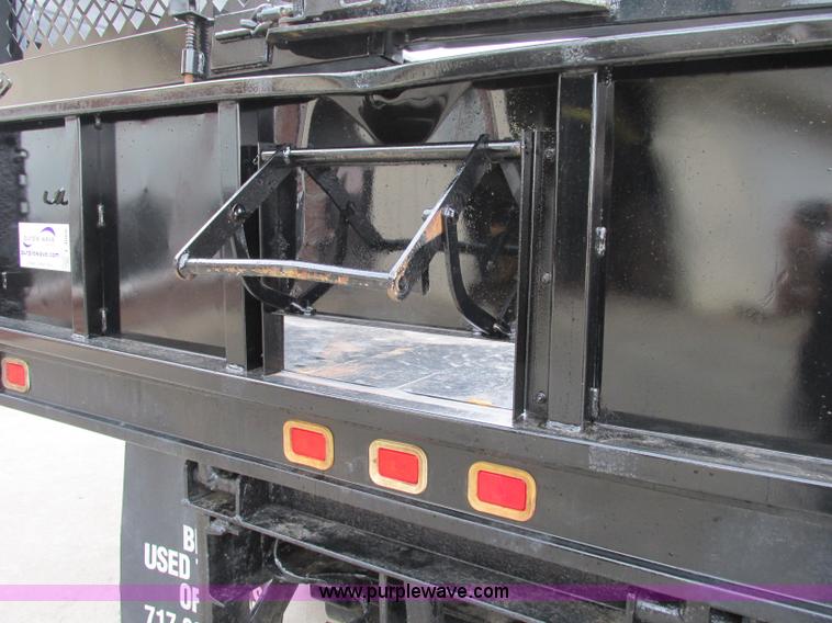 image for item F4866 2006 Ford F550 dump bed truck
