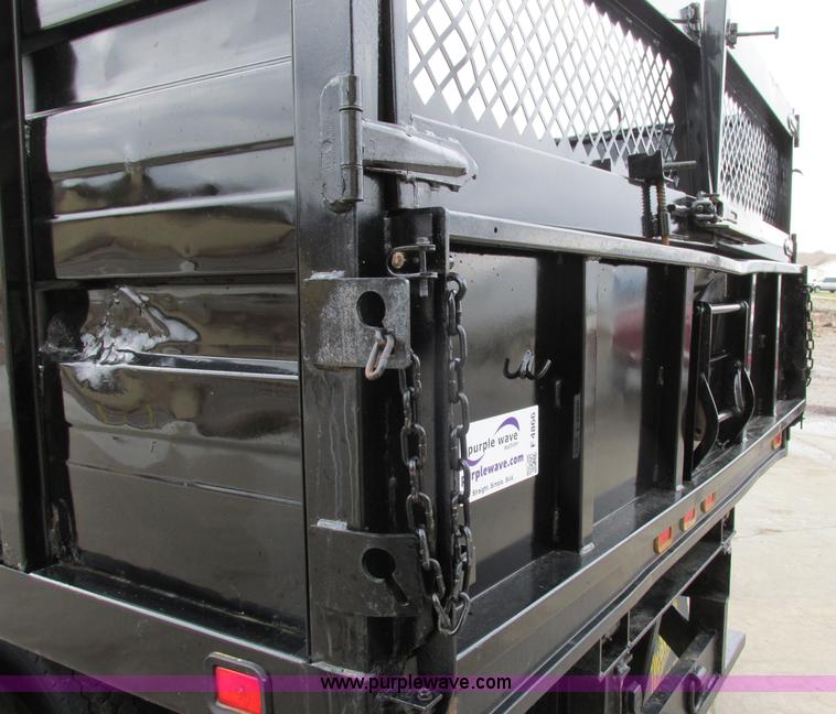 image for item F4866 2006 Ford F550 dump bed truck