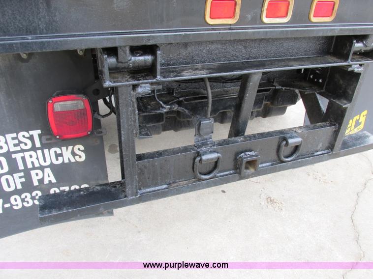image for item F4866 2006 Ford F550 dump bed truck