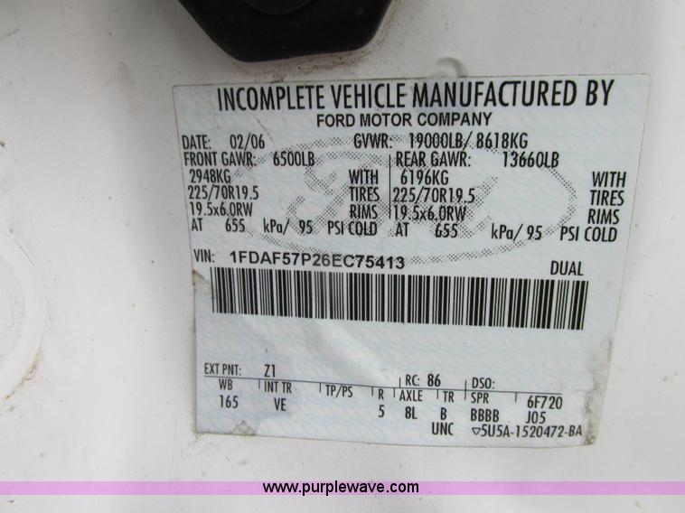 image for item F4866 2006 Ford F550 dump bed truck