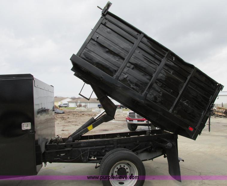 image for item F4866 2006 Ford F550 dump bed truck