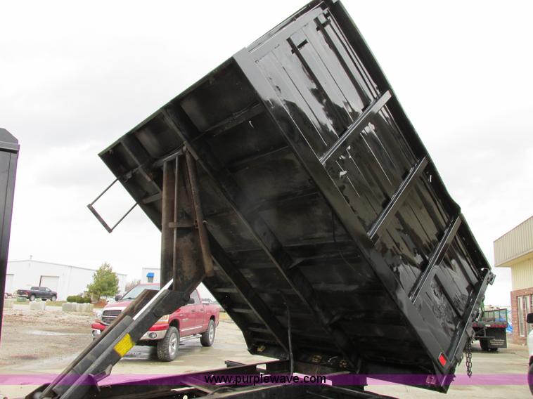 image for item F4866 2006 Ford F550 dump bed truck