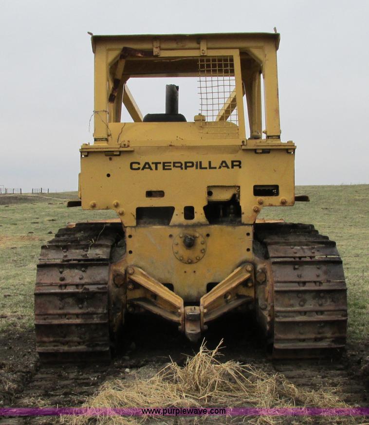 image for item F4872 1973 Caterpillar D8H Series H dozer