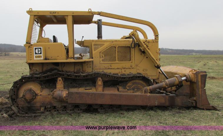 image for item F4872 1973 Caterpillar D8H Series H dozer