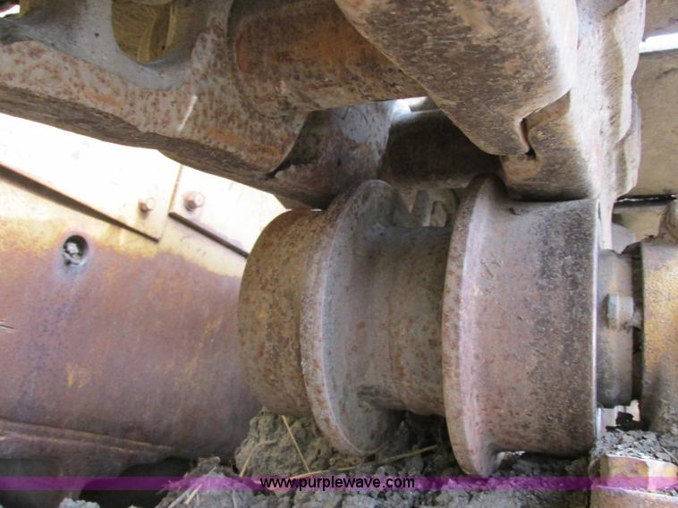 image for item F4872 1973 Caterpillar D8H Series H dozer