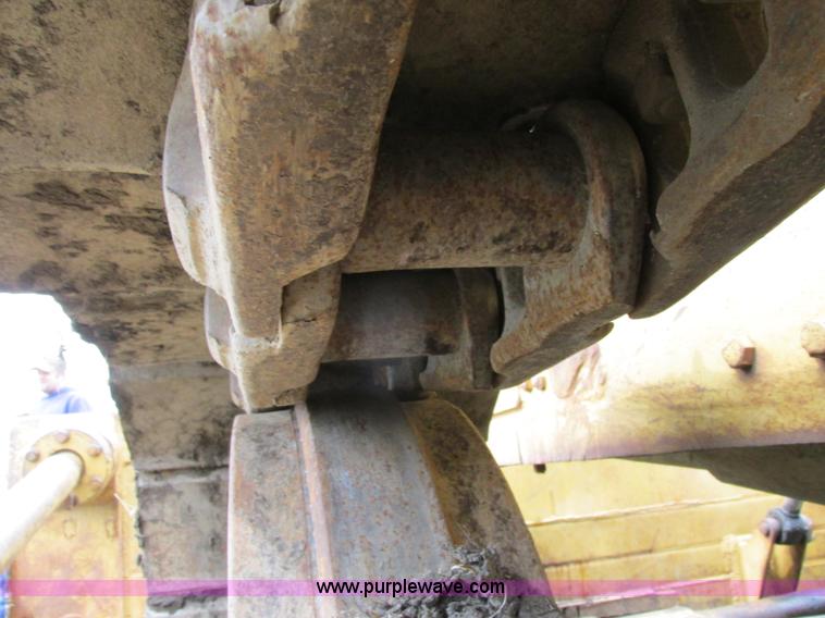 image for item F4872 1973 Caterpillar D8H Series H dozer