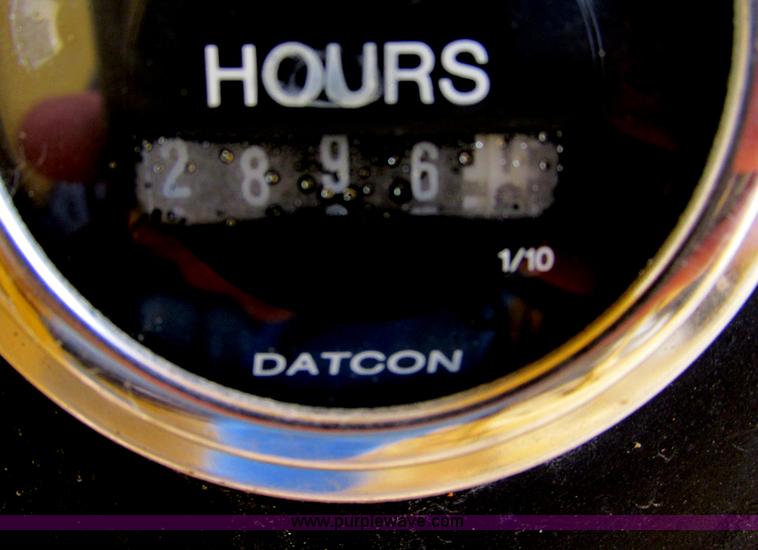 image for item F4872 1973 Caterpillar D8H Series H dozer