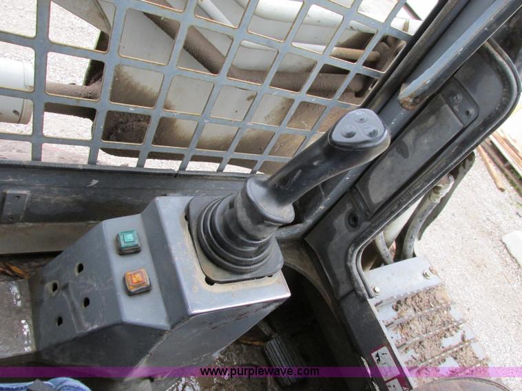 image for item F4883 2006 Takeuchi TL150 skid steer