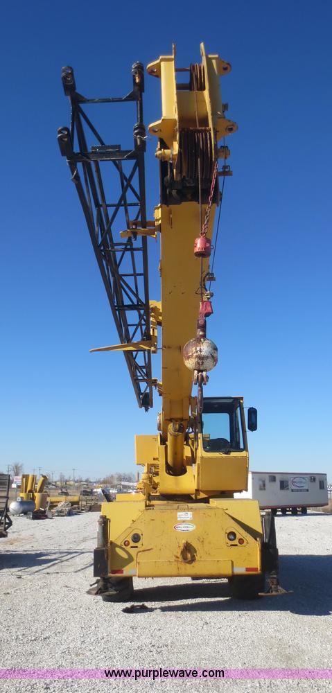 image for item F6844 1990 Lorain LRT275D crane