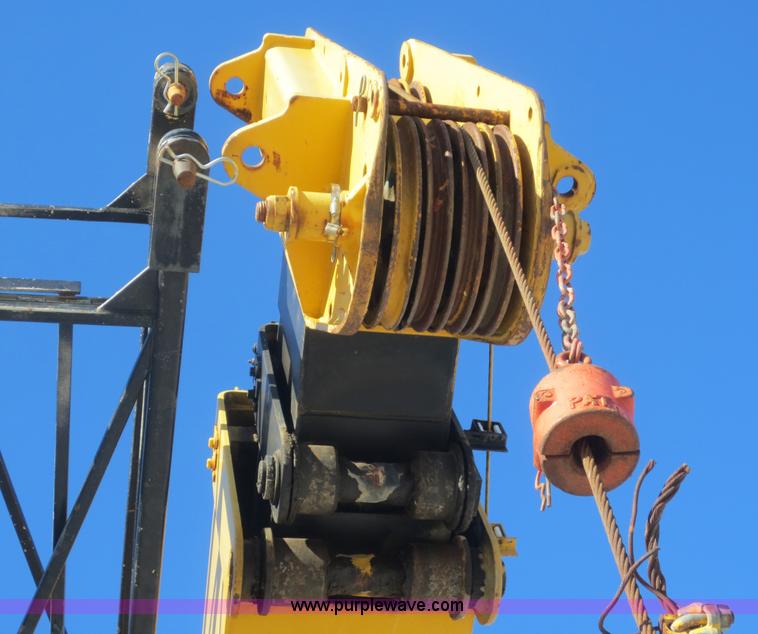 image for item F6844 1990 Lorain LRT275D crane