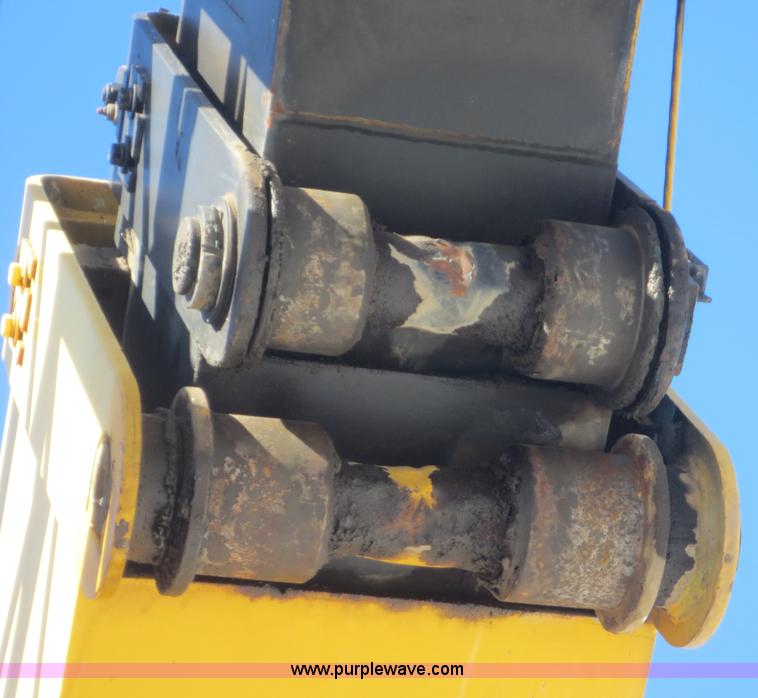 image for item F6844 1990 Lorain LRT275D crane