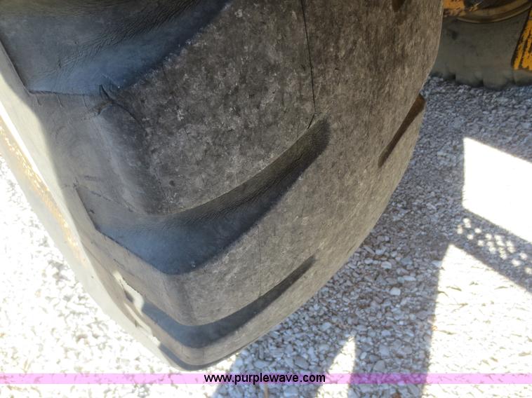 image for item F6844 1990 Lorain LRT275D crane