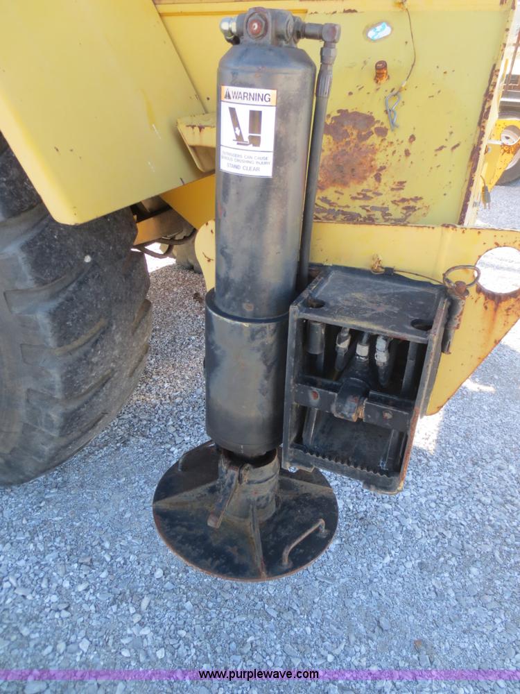 image for item F6844 1990 Lorain LRT275D crane