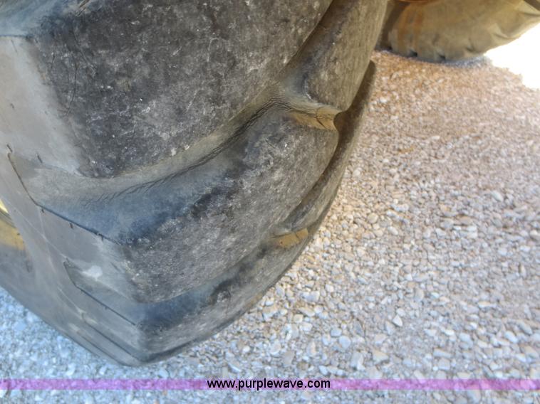 image for item F6844 1990 Lorain LRT275D crane