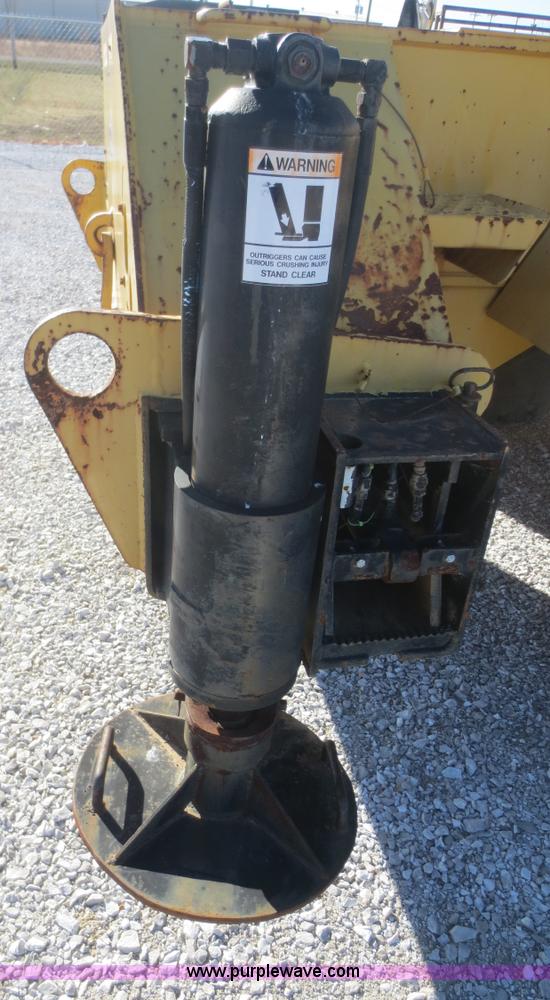 image for item F6844 1990 Lorain LRT275D crane