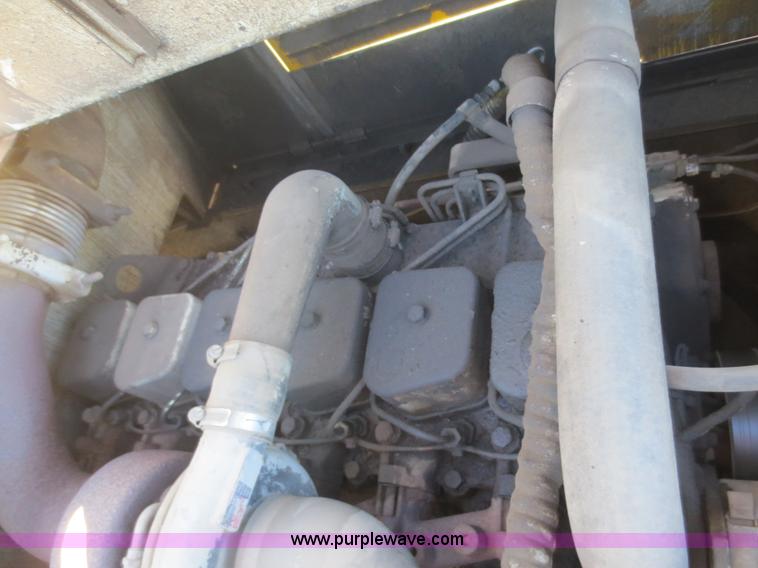 image for item F6844 1990 Lorain LRT275D crane