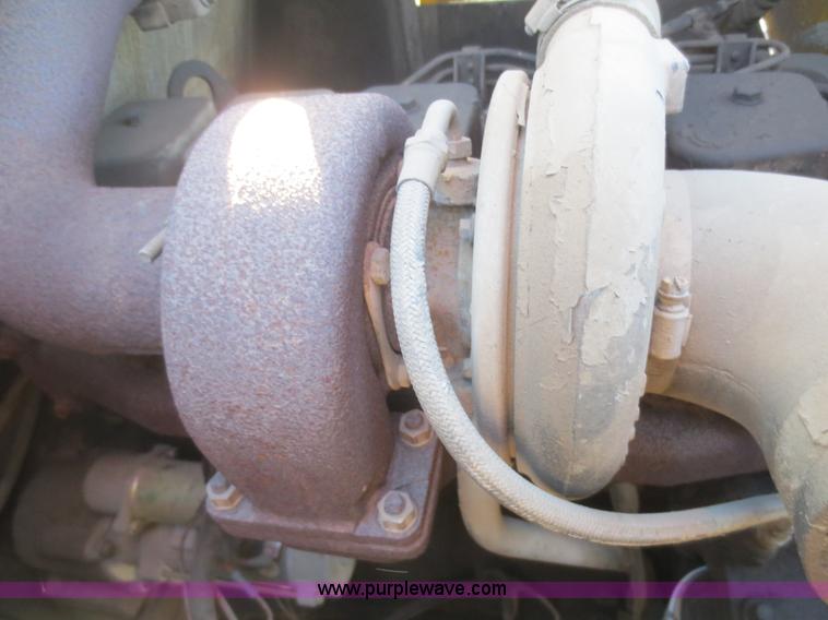 image for item F6844 1990 Lorain LRT275D crane