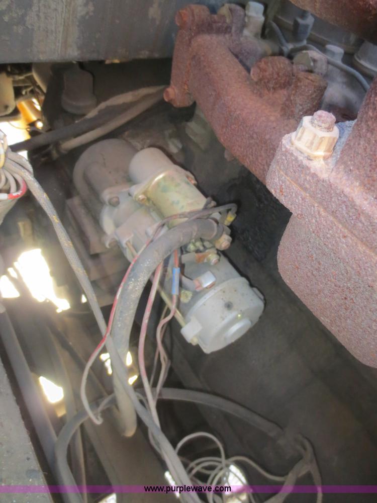 image for item F6844 1990 Lorain LRT275D crane