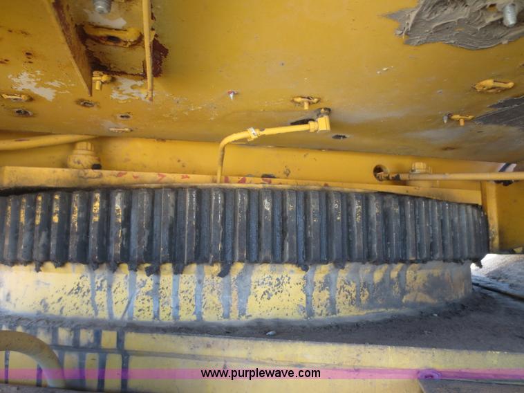 image for item F6844 1990 Lorain LRT275D crane