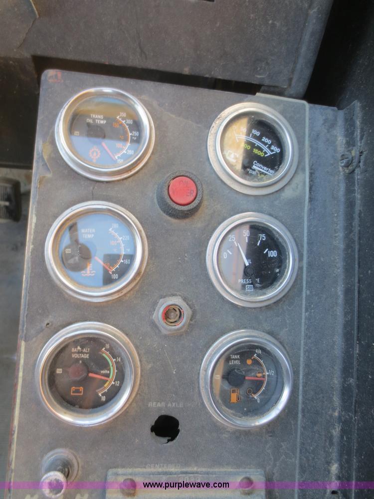 image for item F6844 1990 Lorain LRT275D crane