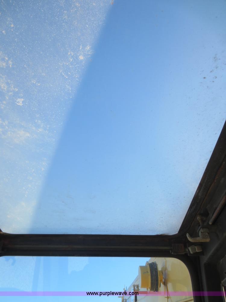 image for item F6844 1990 Lorain LRT275D crane