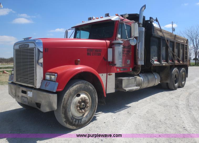 image for item F6850 1994 Freightliner Classic XL dump truck