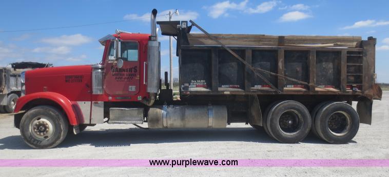 image for item F6850 1994 Freightliner Classic XL dump truck