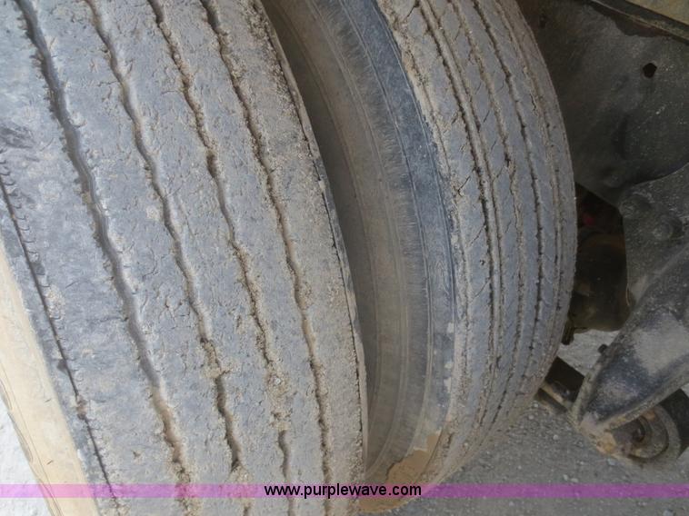 image for item F6850 1994 Freightliner Classic XL dump truck