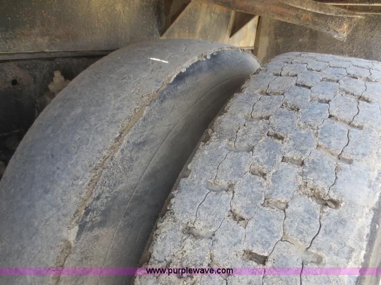 image for item F6850 1994 Freightliner Classic XL dump truck