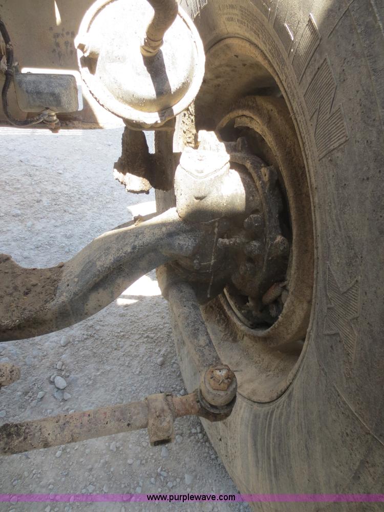 image for item F6850 1994 Freightliner Classic XL dump truck