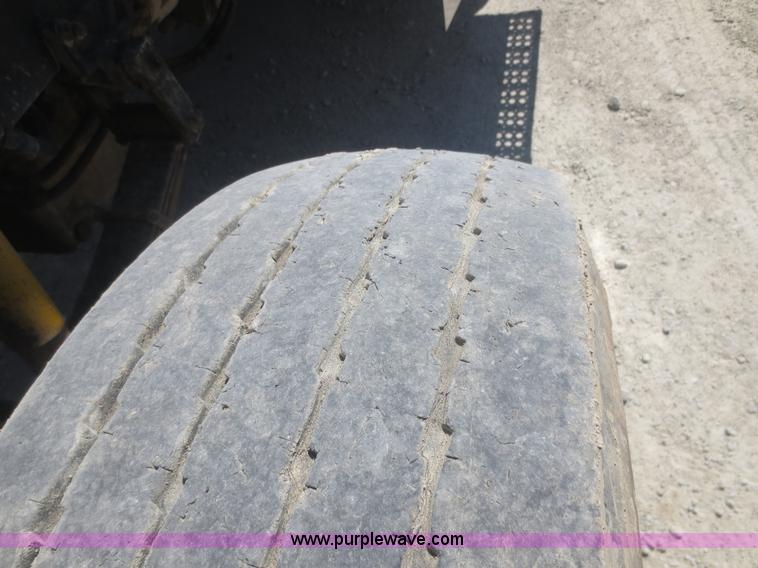 image for item F6850 1994 Freightliner Classic XL dump truck