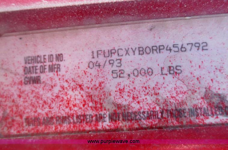 image for item F6850 1994 Freightliner Classic XL dump truck