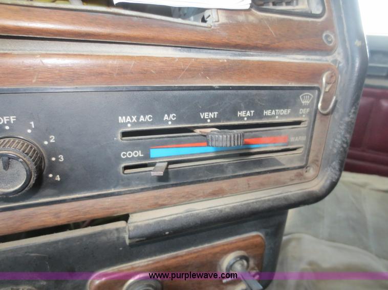 image for item F6850 1994 Freightliner Classic XL dump truck