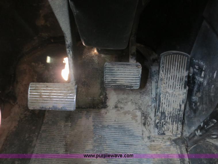 image for item F6850 1994 Freightliner Classic XL dump truck