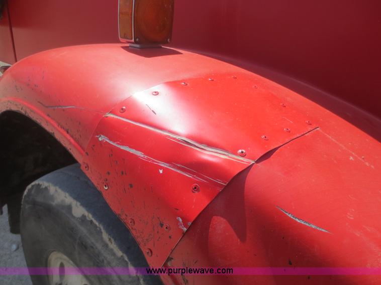 image for item F6850 1994 Freightliner Classic XL dump truck