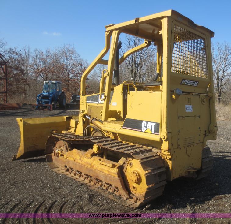 image for item F6851 1991 Caterpillar D4C dozer