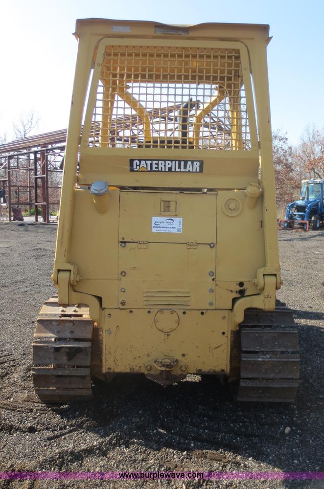 image for item F6851 1991 Caterpillar D4C dozer