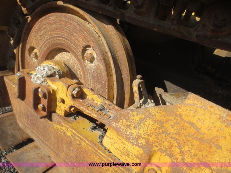 image for item F6851 1991 Caterpillar D4C dozer