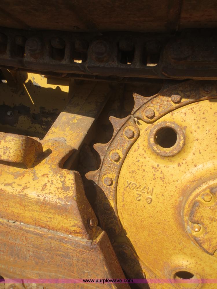 image for item F6851 1991 Caterpillar D4C dozer