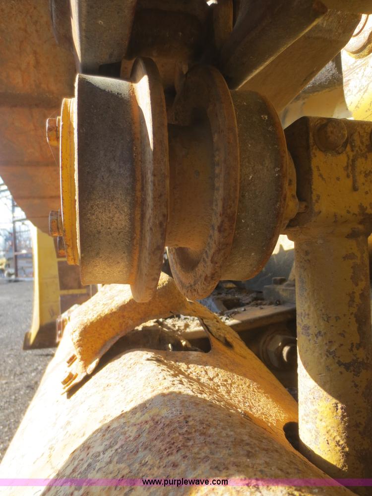 image for item F6851 1991 Caterpillar D4C dozer