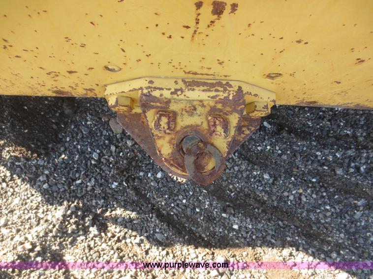 image for item F6851 1991 Caterpillar D4C dozer