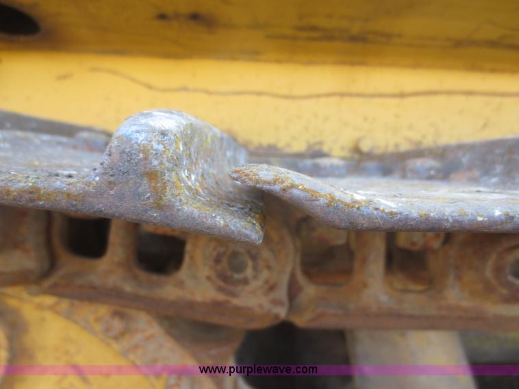 image for item F6851 1991 Caterpillar D4C dozer
