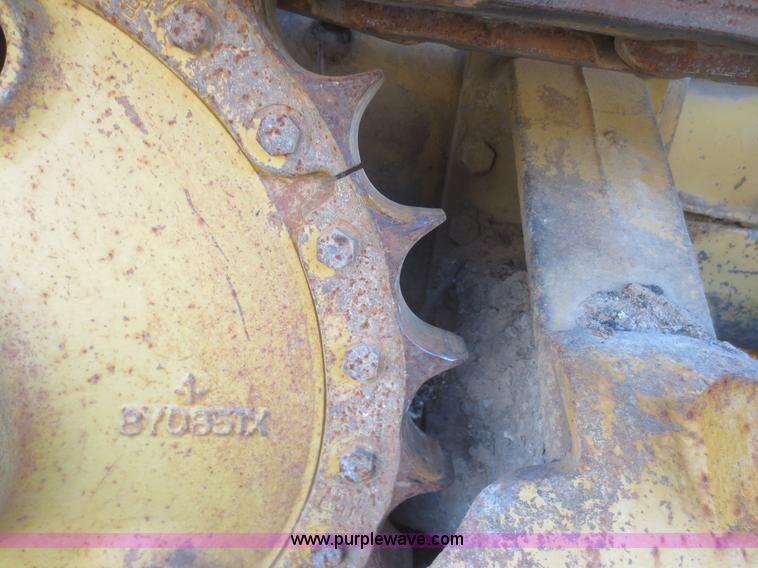 image for item F6851 1991 Caterpillar D4C dozer