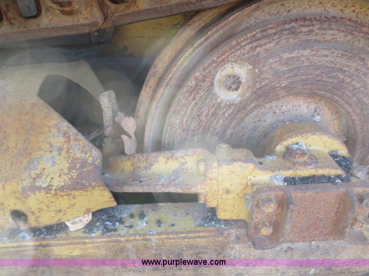 image for item F6851 1991 Caterpillar D4C dozer