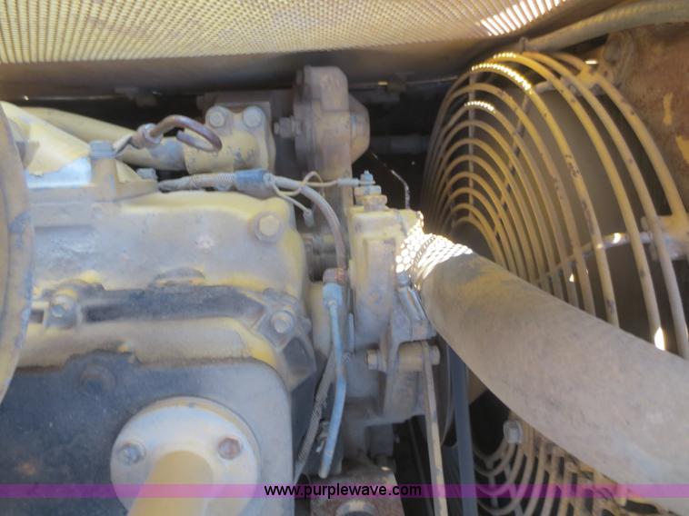 image for item F6851 1991 Caterpillar D4C dozer