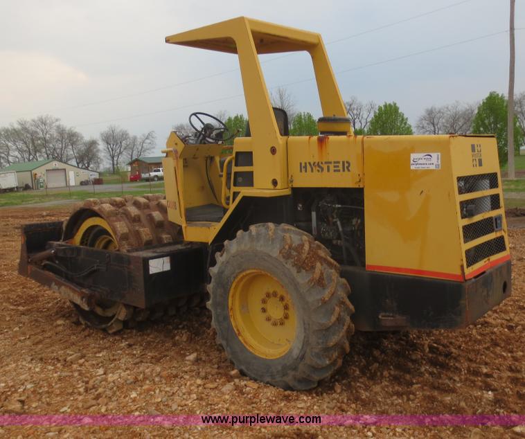 image for item F6854 Hyster C832B vibratory pad foot roller