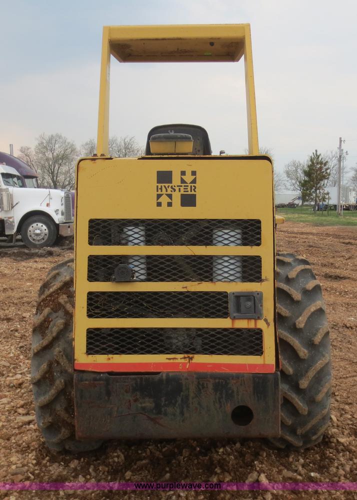 image for item F6854 Hyster C832B vibratory pad foot roller