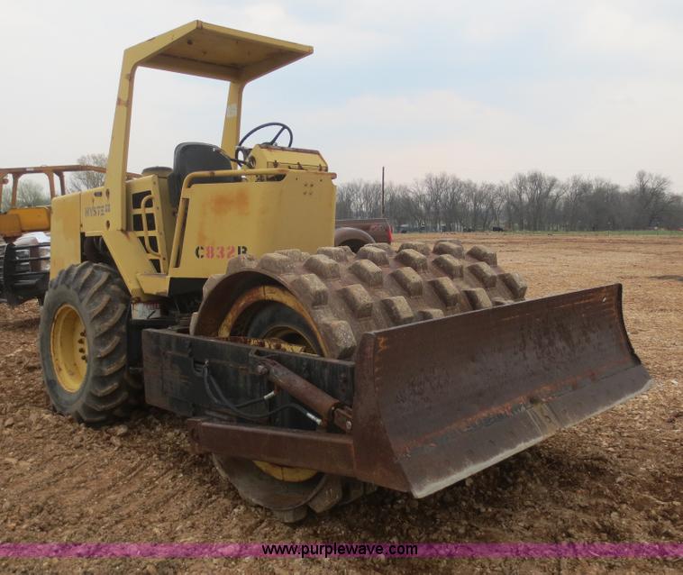 image for item F6854 Hyster C832B vibratory pad foot roller