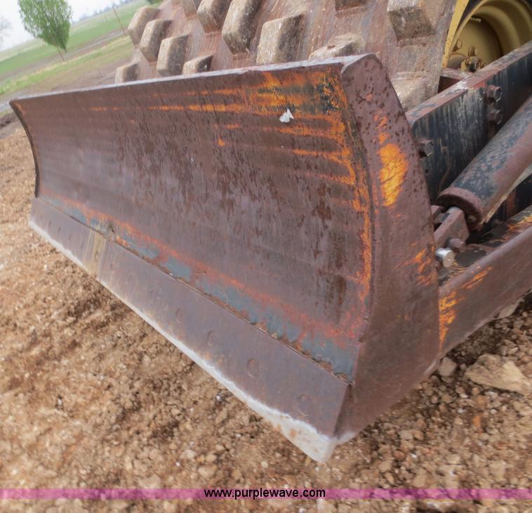 image for item F6854 Hyster C832B vibratory pad foot roller