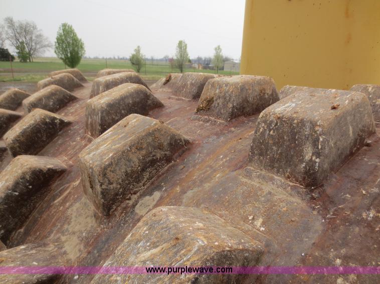 image for item F6854 Hyster C832B vibratory pad foot roller